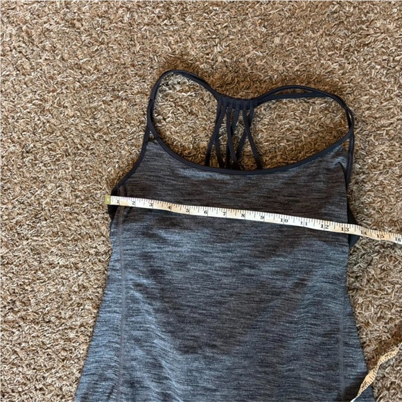 Lululemon Lighten Up Tank grey scoop neck Strappy tank top with built-in bra - Picture 5 of 7